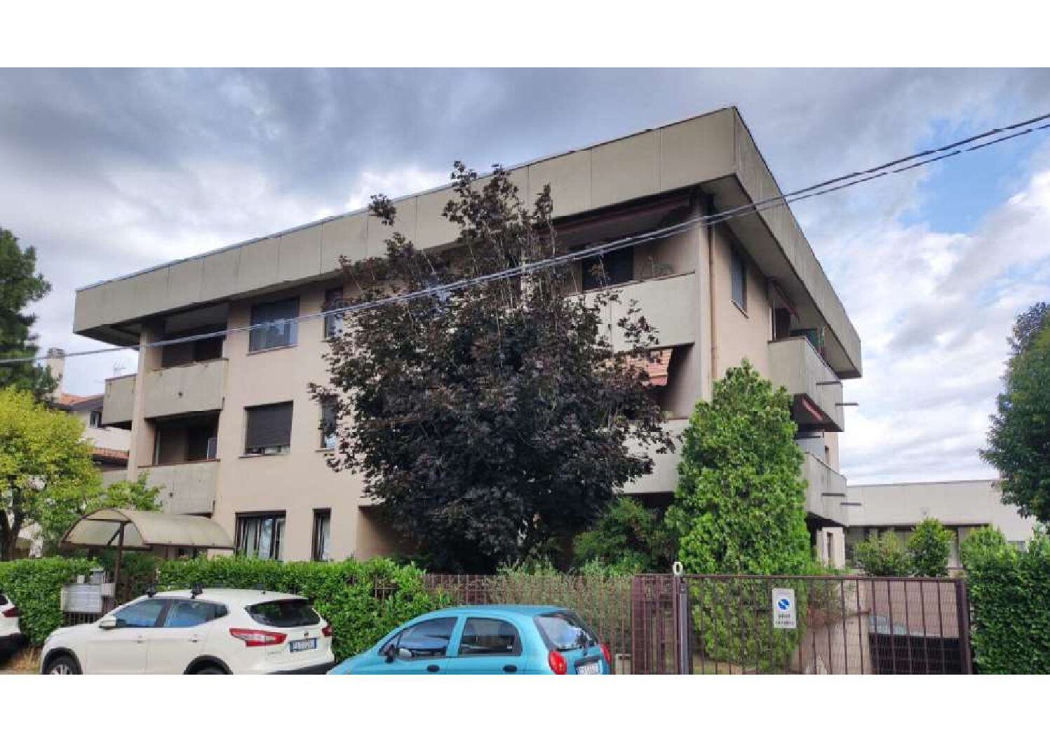 APPARTAMENTO CON CANTINA ED AUTORIMESSA