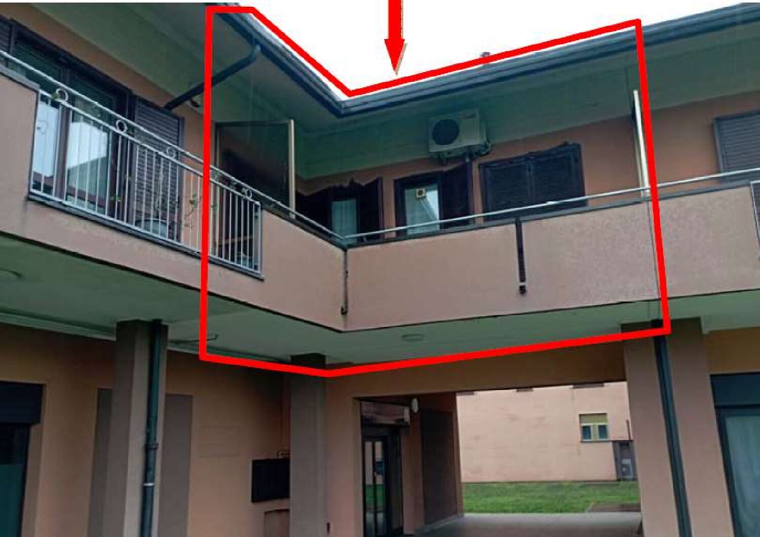 APPARTAMENTO CON CANTINA E AUTORIMESSA SINGOLA